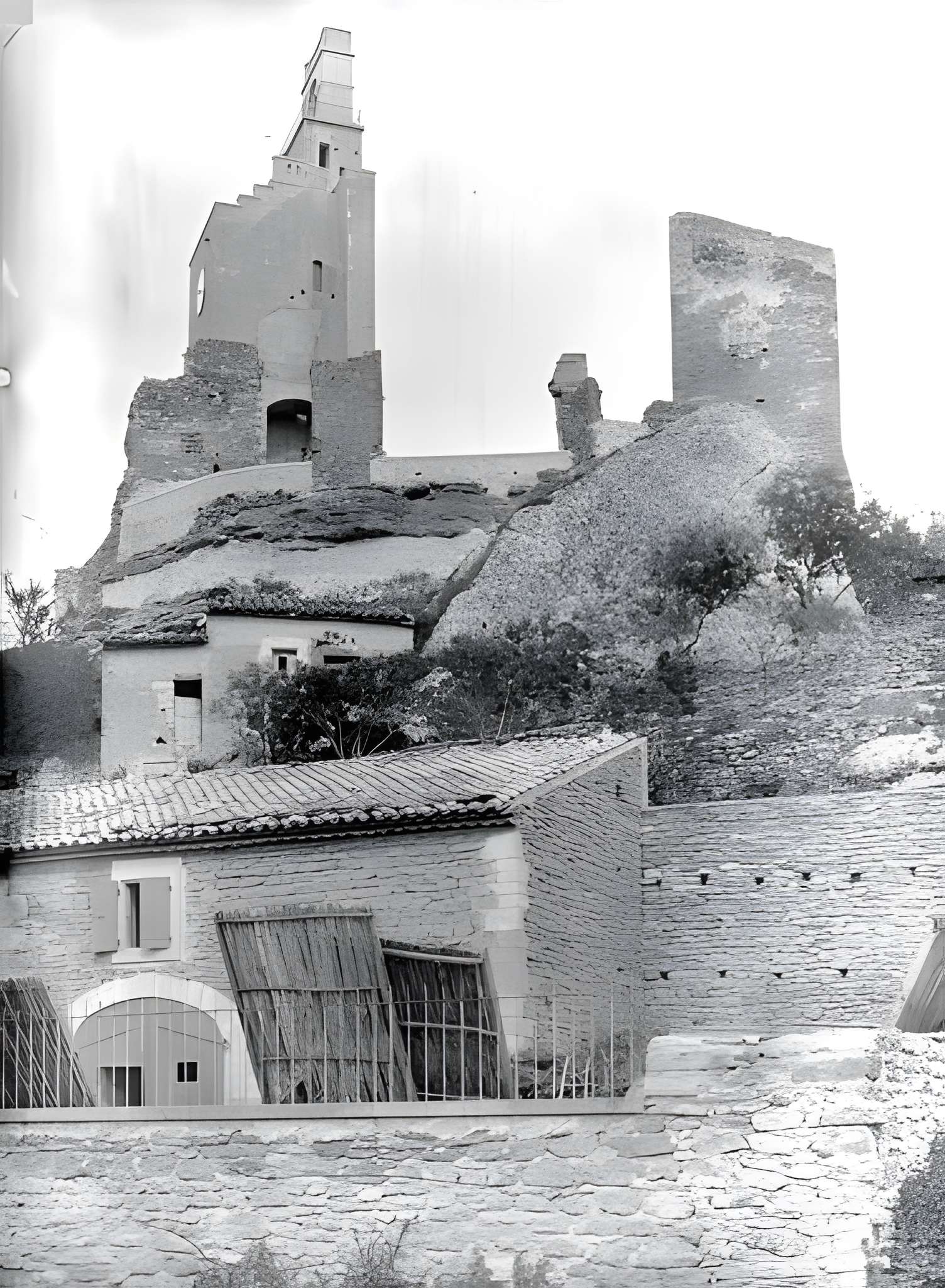 Château de Fontaine-de-Vaucluse