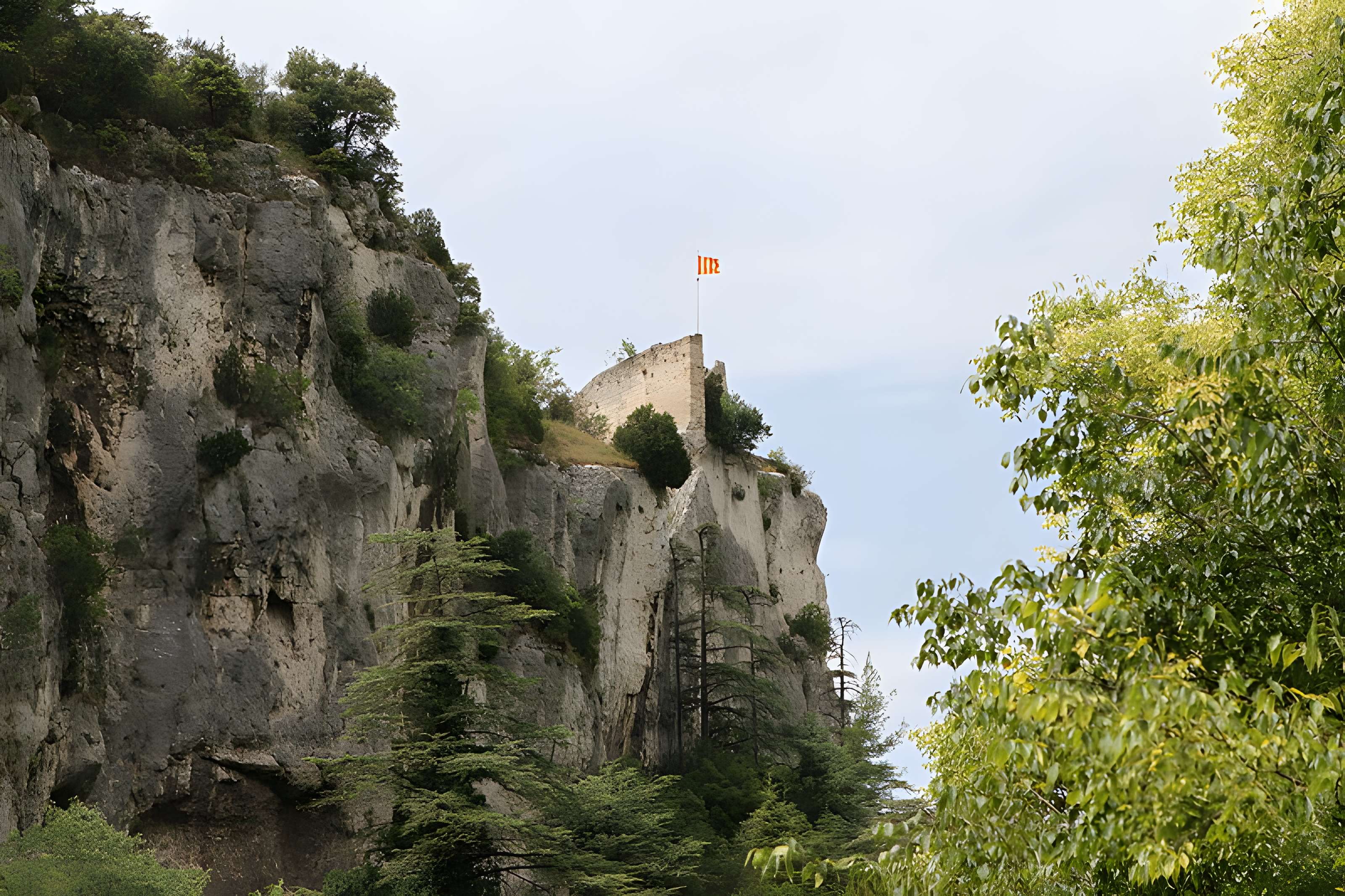 Château de Fontaine-de-Vaucluse