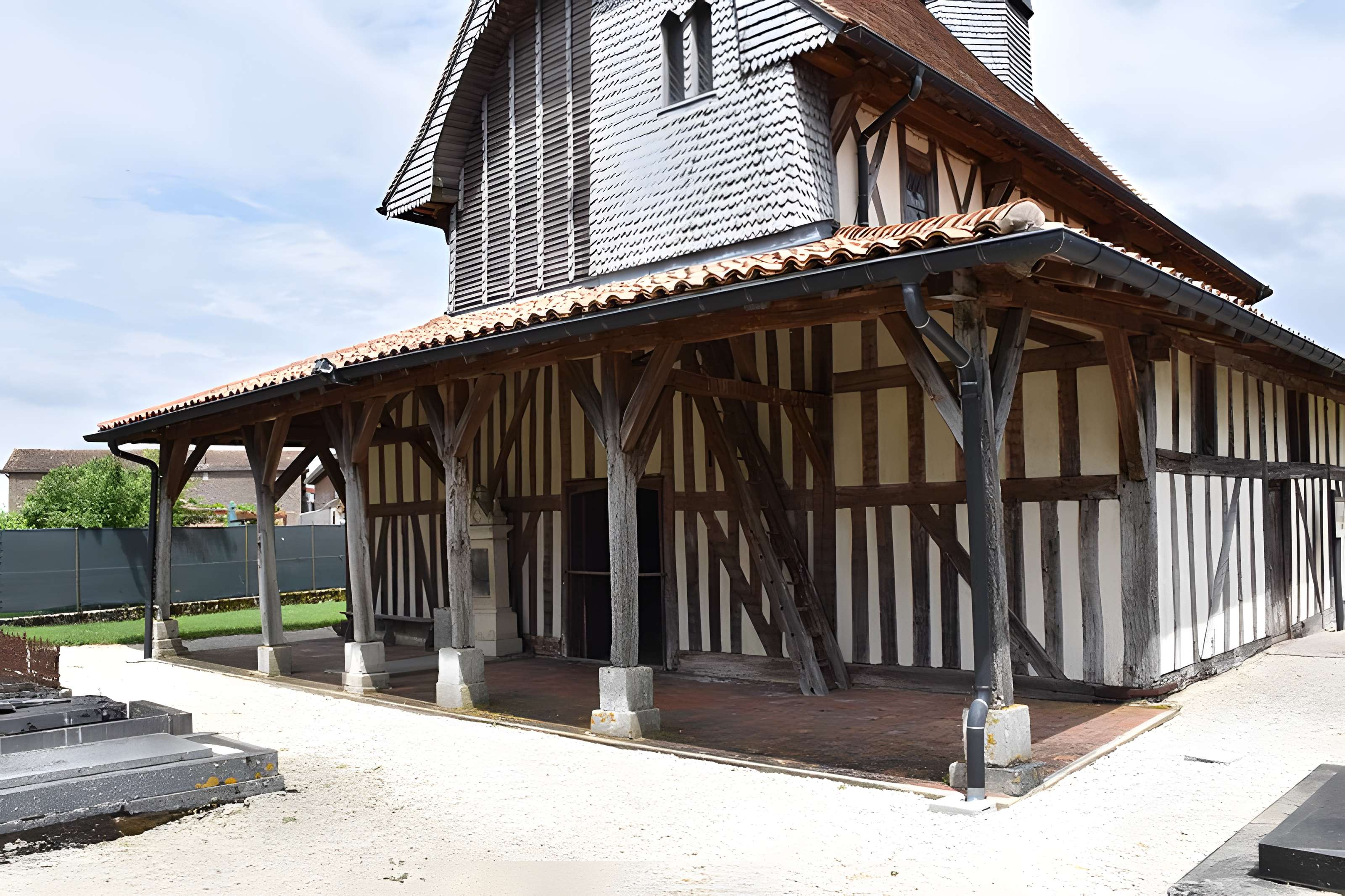 Église de l'Exaltation-de-la-Sainte-Croix de Bailly-le-Franc
