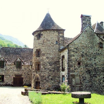chateau de la borie a saint vincent de salers