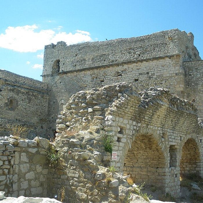 Photo de Monastère fortifié de Thouzon