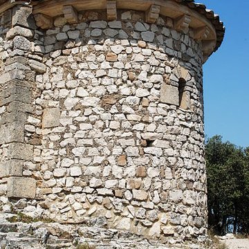 Monastère fortifié de Thouzon