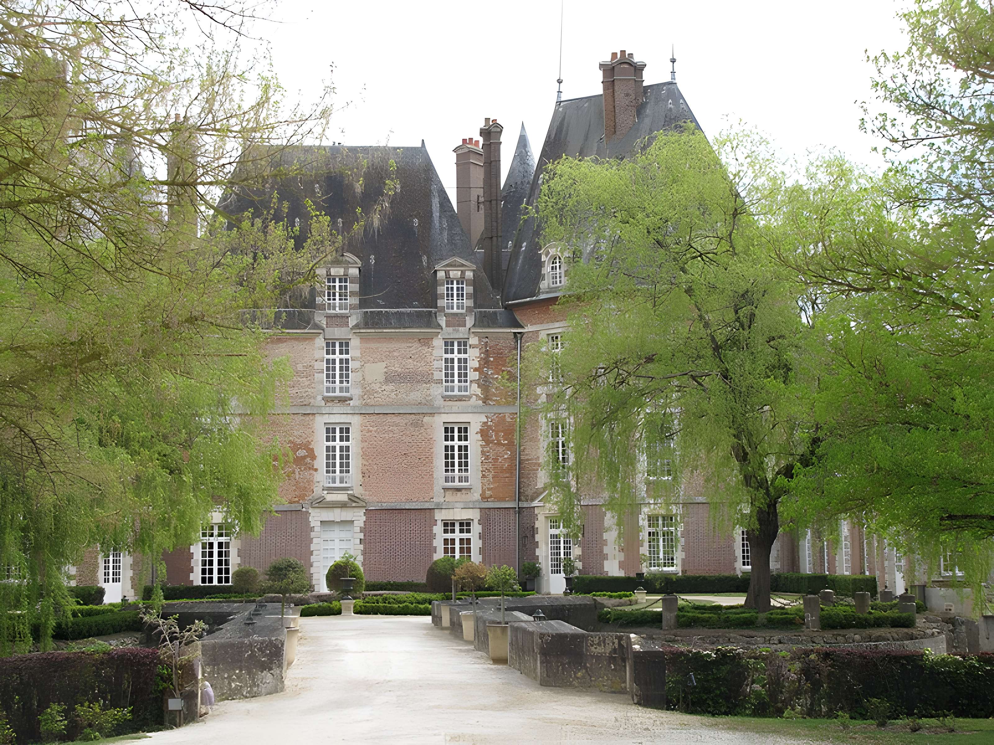 Château de la Motte à Château-Renard