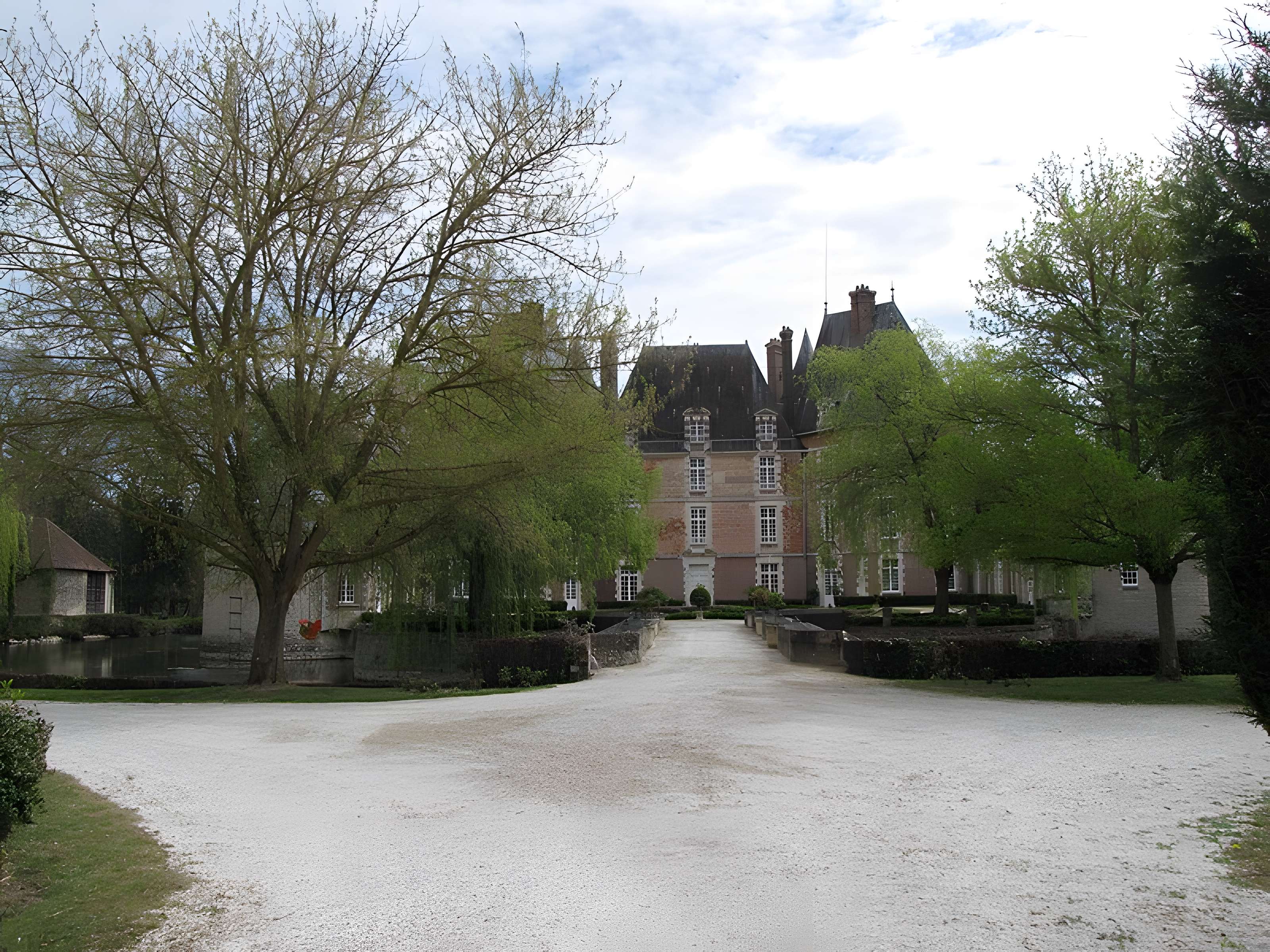 Château de la Motte à Château-Renard