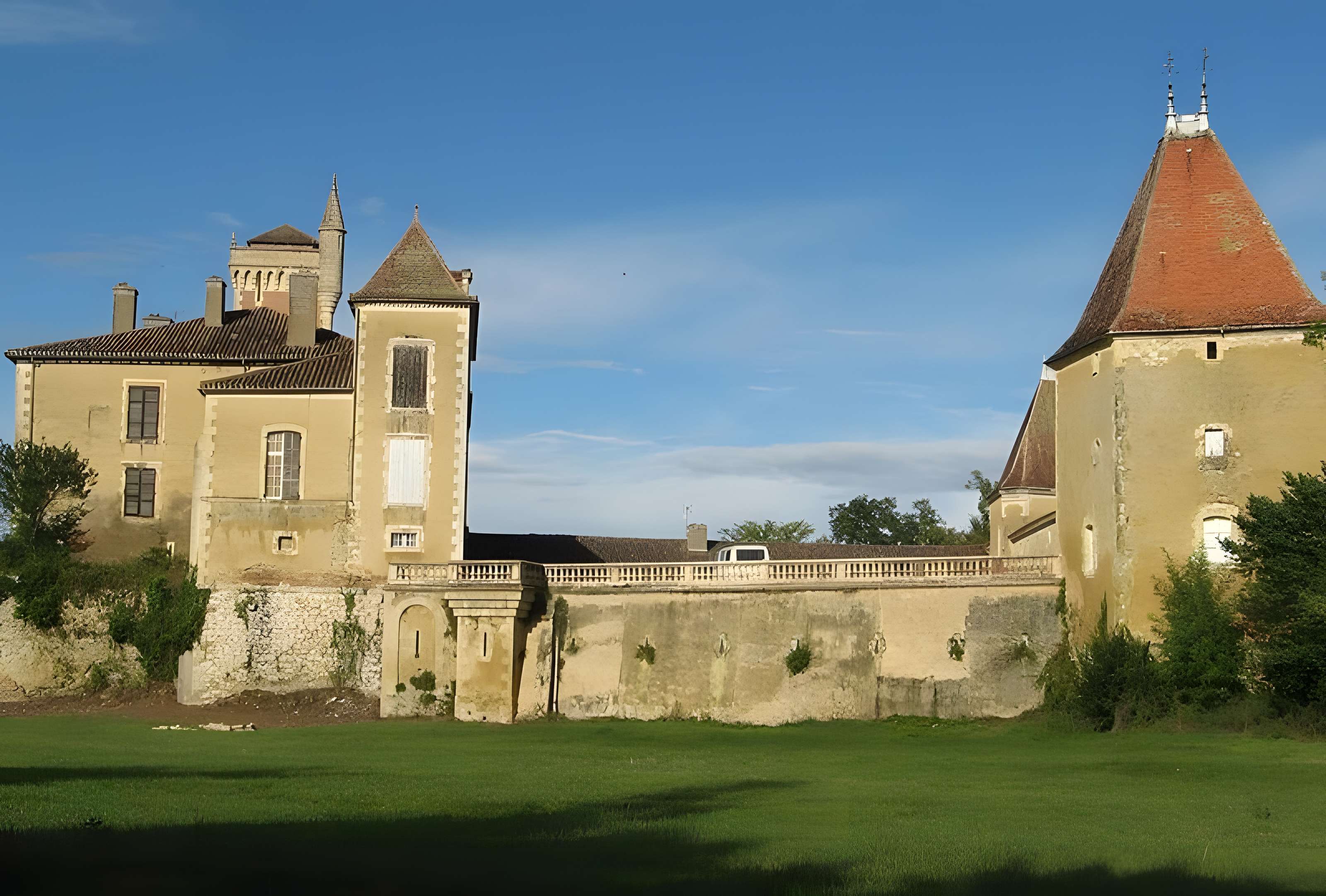 Château de Latour à Miramont-Latour 