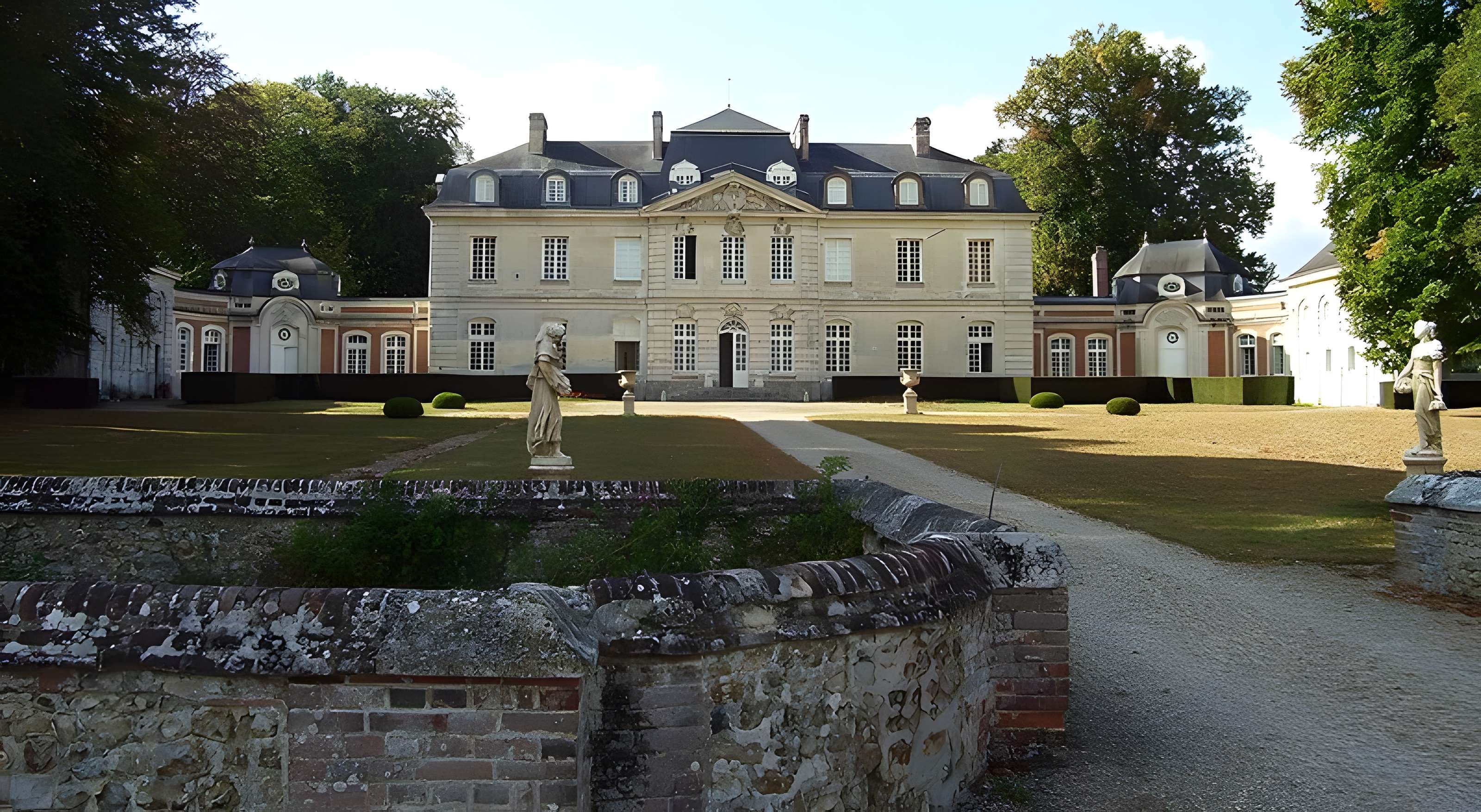 Château de Launay à Saint-Georges-du-Vièvre 