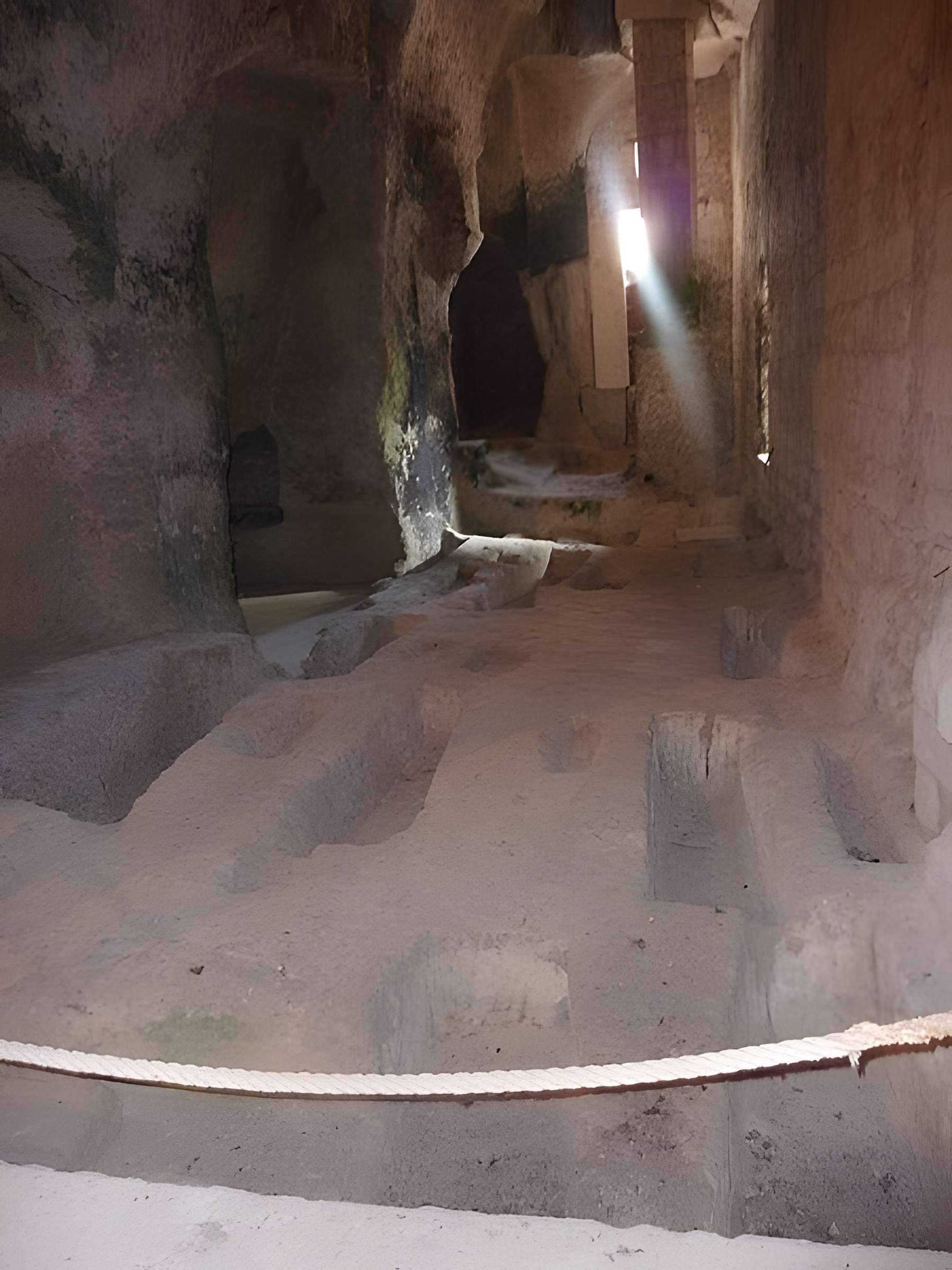 Église monolithe Saint-Jean d'Aubeterre-sur-Dronne