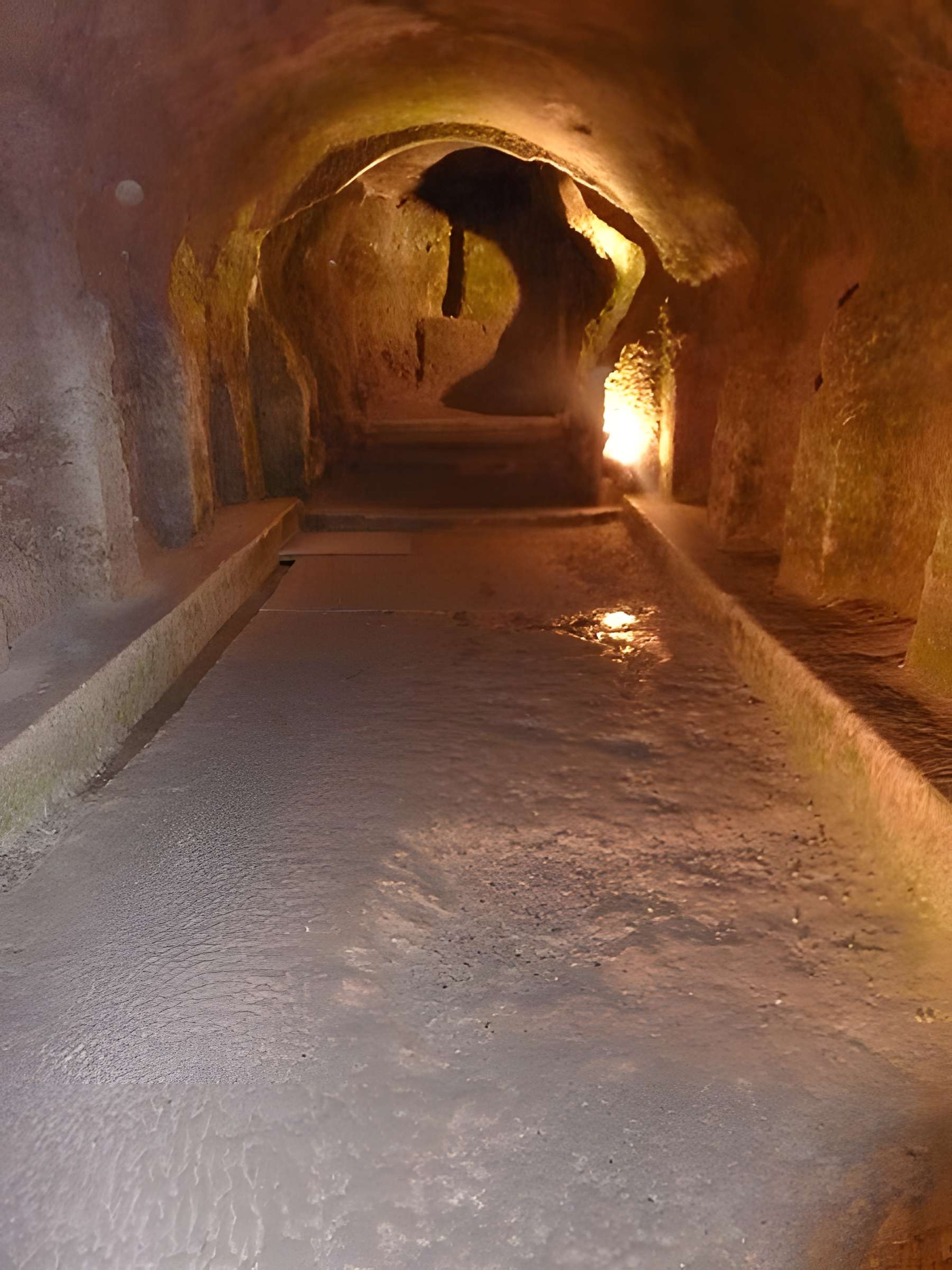 Église monolithe Saint-Jean d'Aubeterre-sur-Dronne