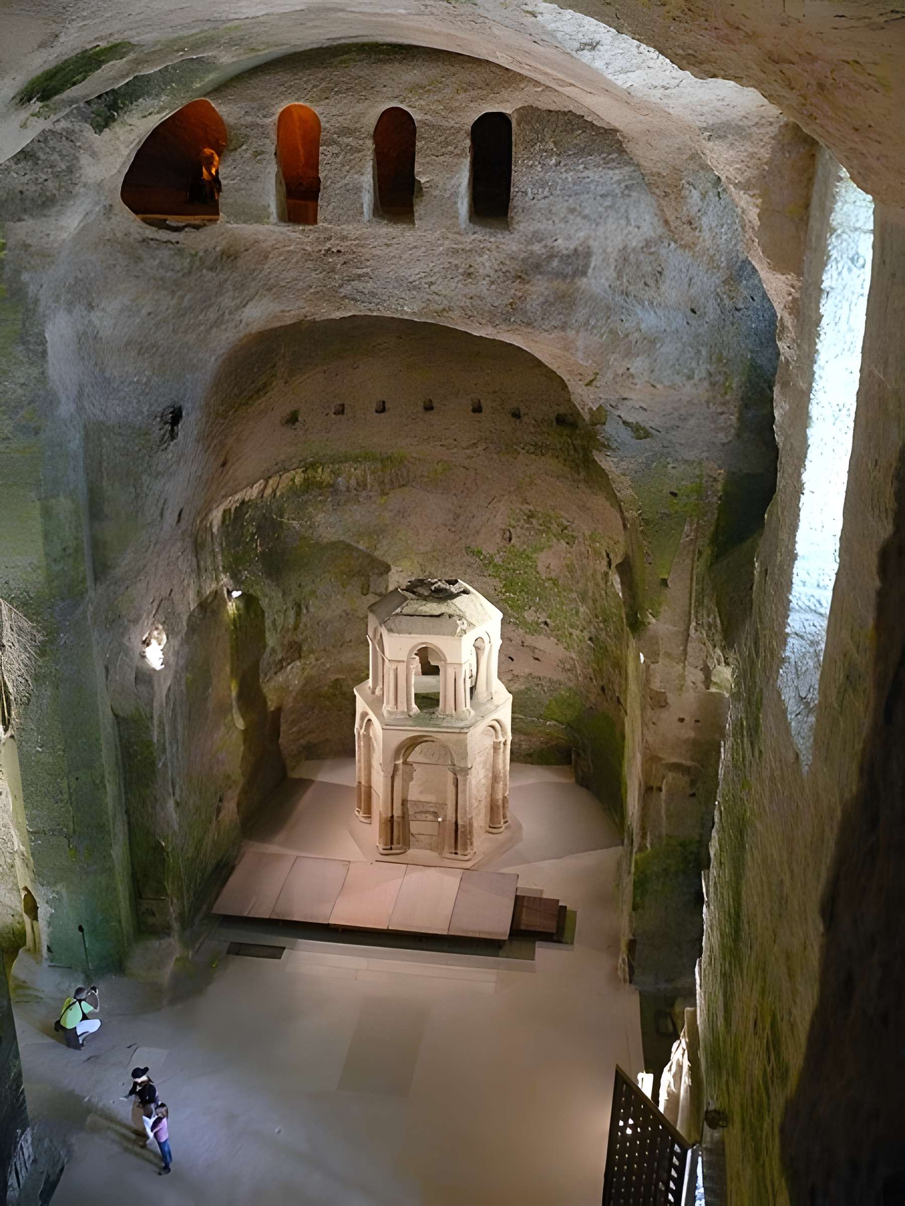 Église monolithe Saint-Jean d'Aubeterre-sur-Dronne