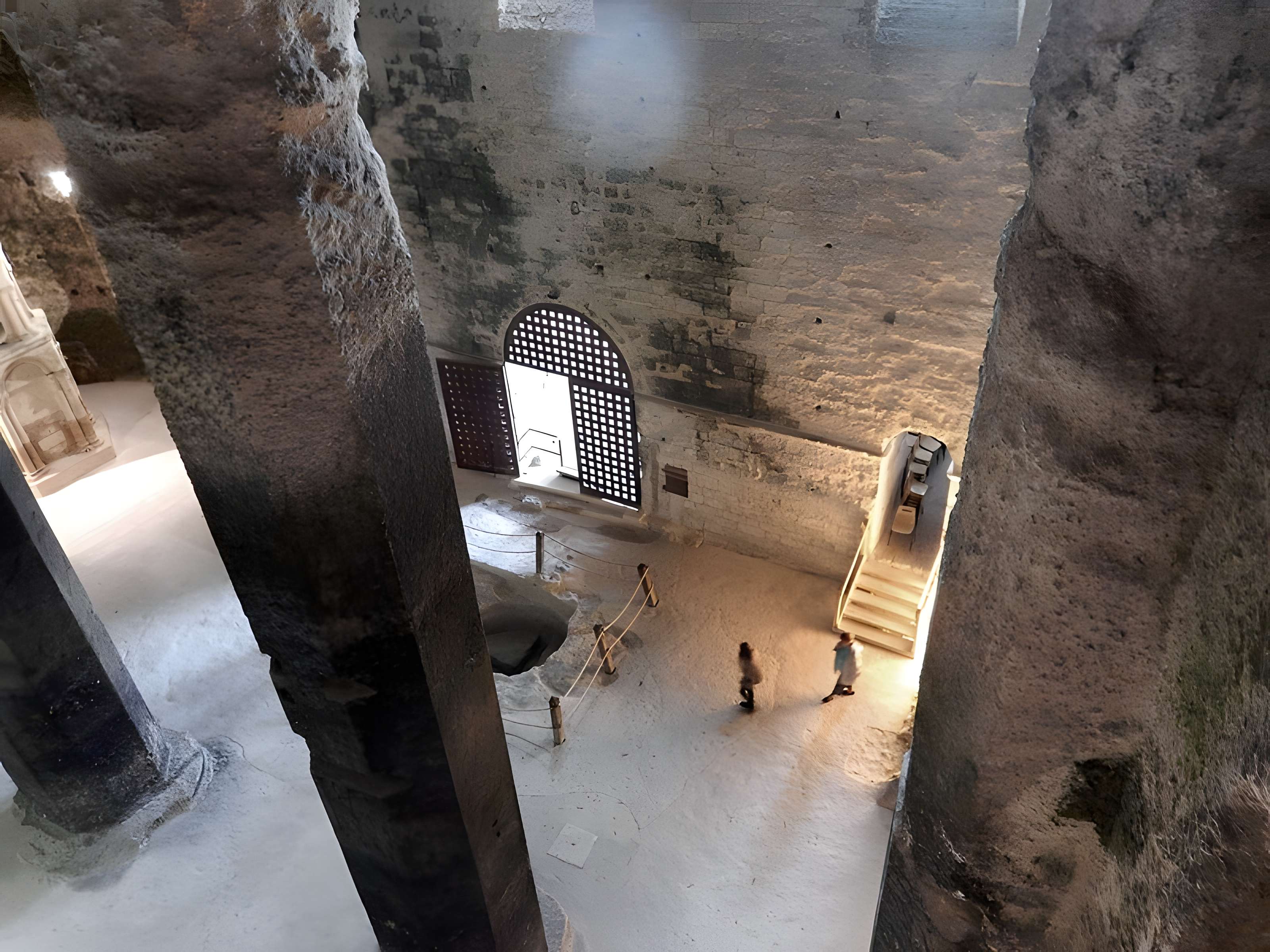 Église monolithe Saint-Jean d'Aubeterre-sur-Dronne