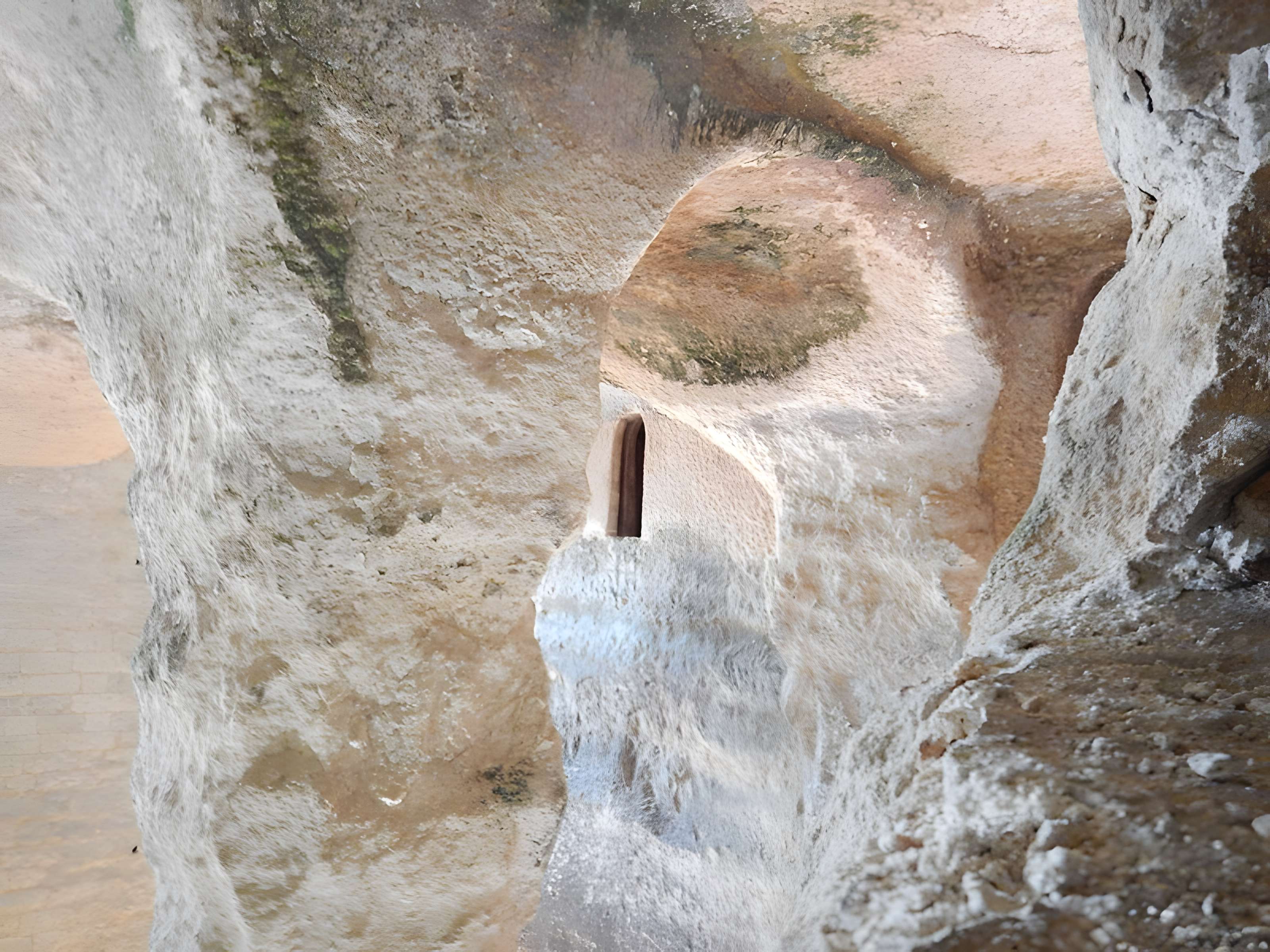 Église monolithe Saint-Jean d'Aubeterre-sur-Dronne