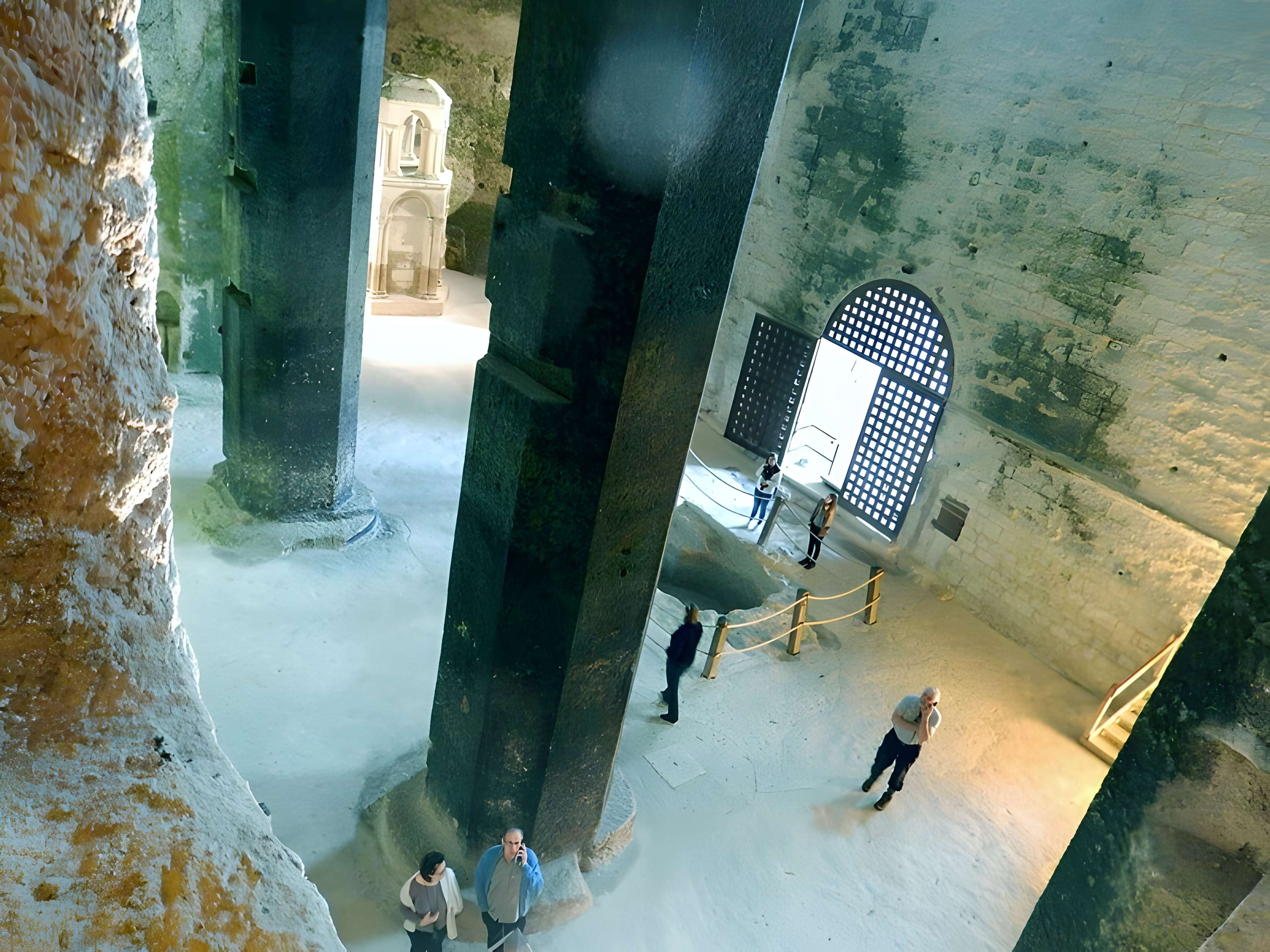 Église monolithe Saint-Jean d'Aubeterre-sur-Dronne