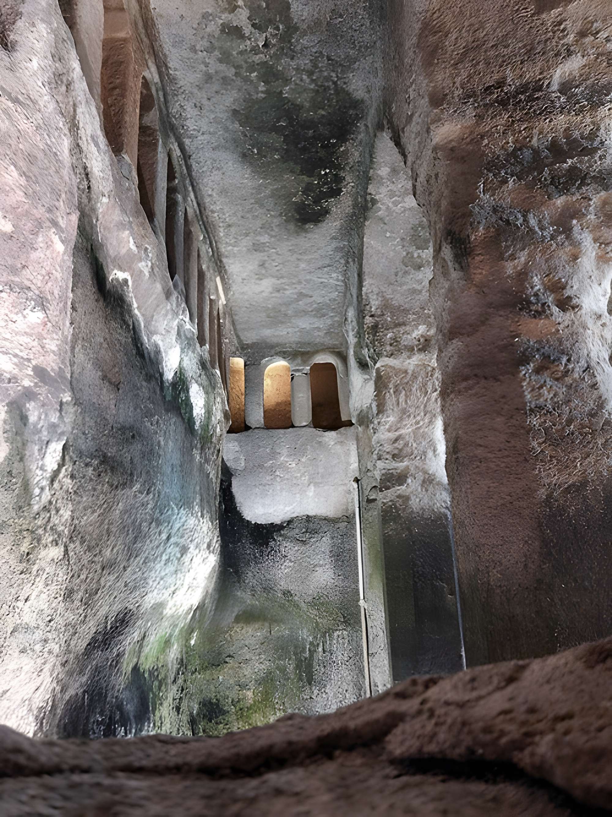 Église monolithe Saint-Jean d'Aubeterre-sur-Dronne