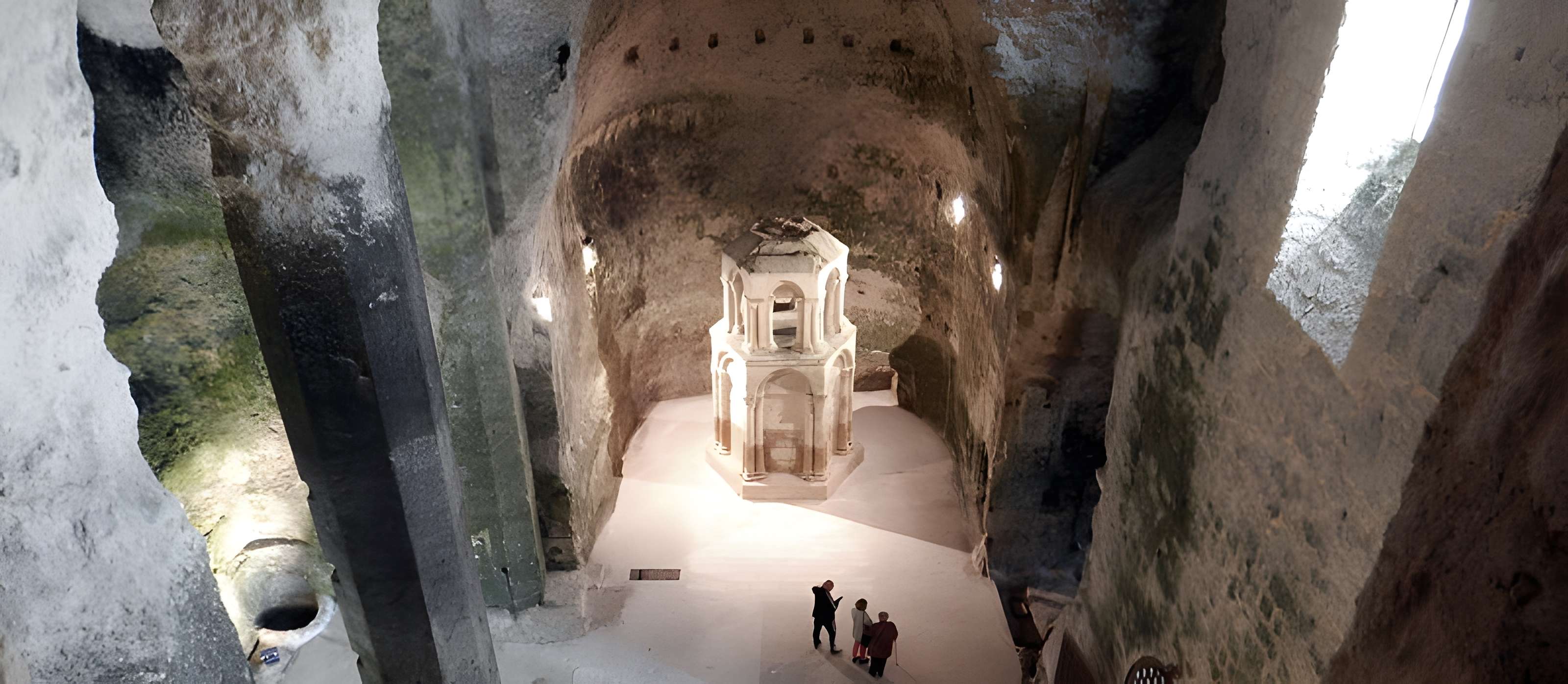 Église monolithe Saint-Jean d'Aubeterre-sur-Dronne
