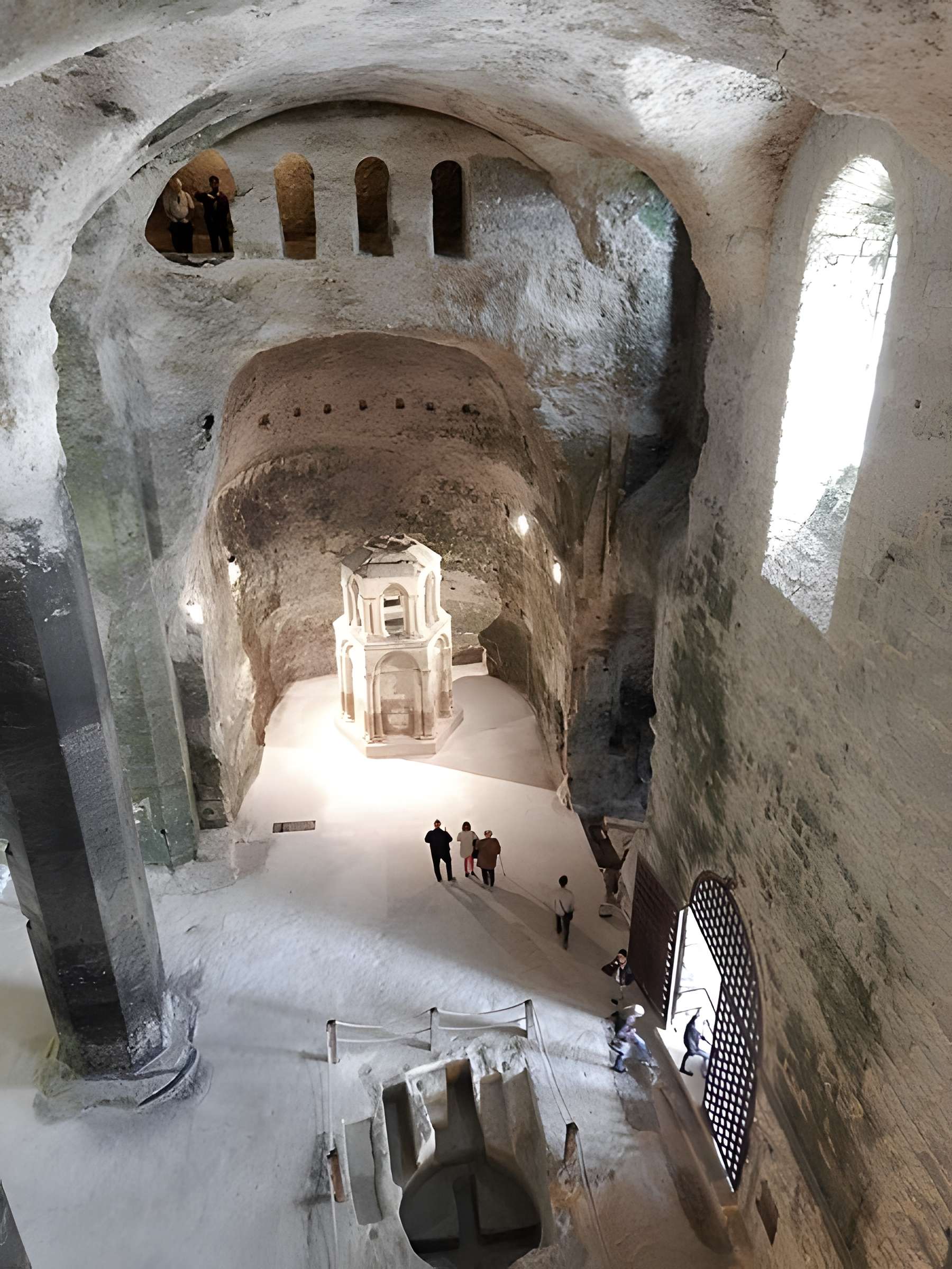 Église monolithe Saint-Jean d'Aubeterre-sur-Dronne