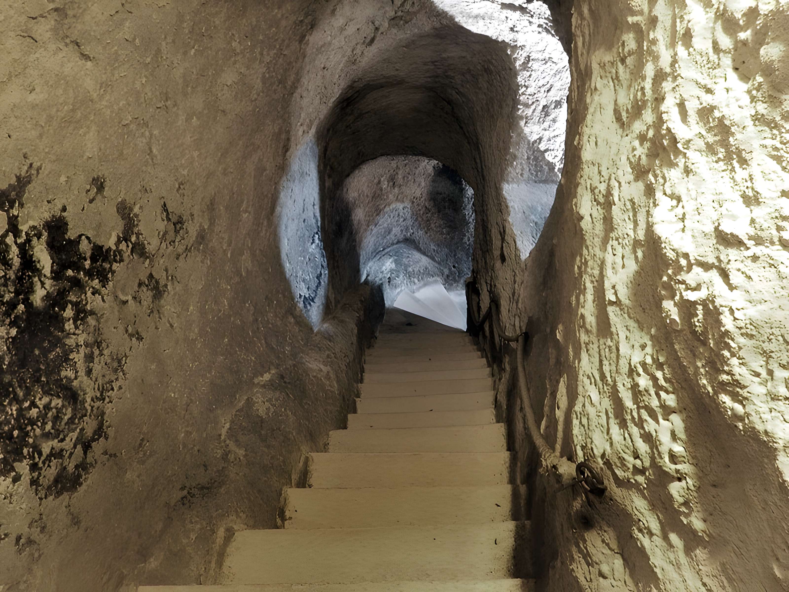 Église monolithe Saint-Jean d'Aubeterre-sur-Dronne