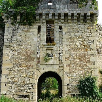 Vestiges du château de Marqueyssac à Saint-Pantaly-dAns