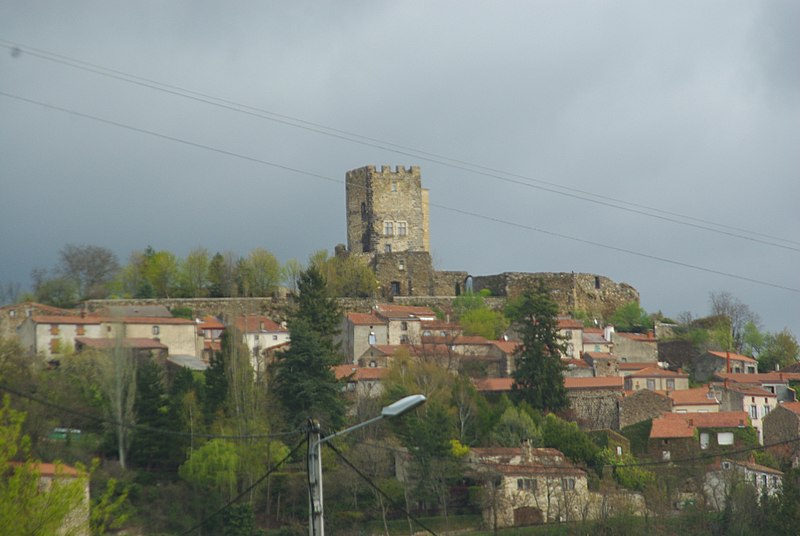 Château de Montaigut-le-Blanc dans le Puy-de-Dôme