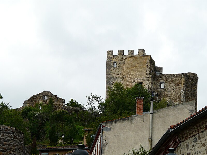 Château de Montaigut-le-Blanc dans le Puy-de-Dôme