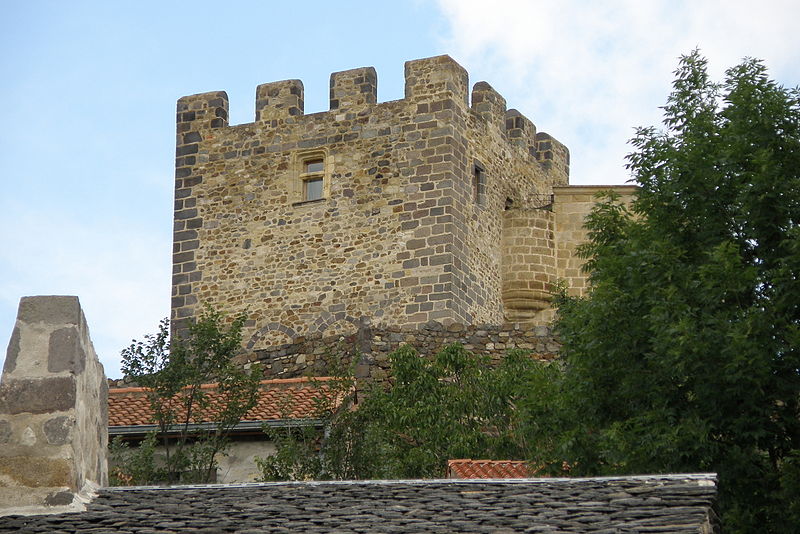 Château de Montaigut-le-Blanc dans le Puy-de-Dôme