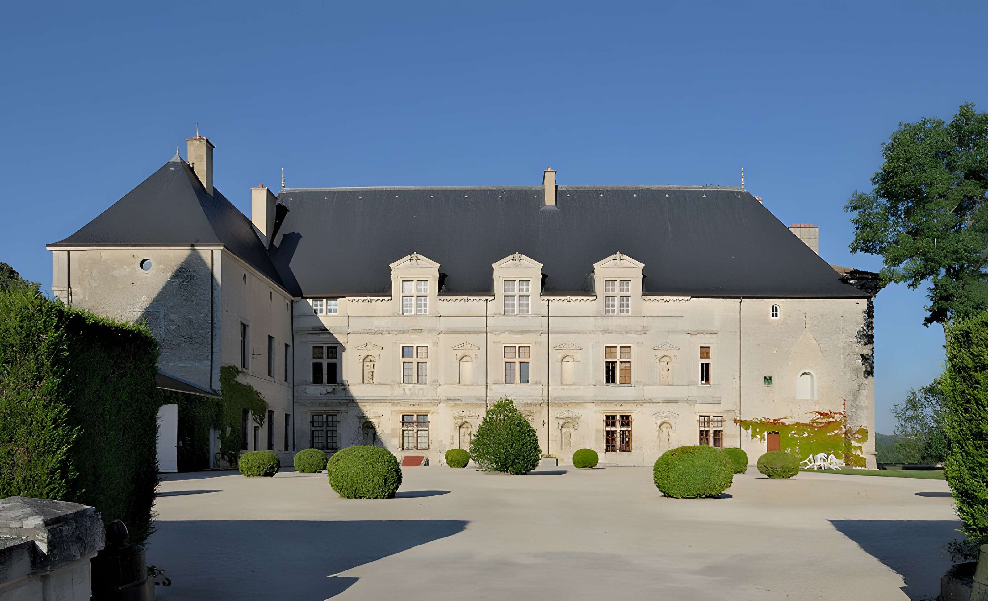 Château de Montbras