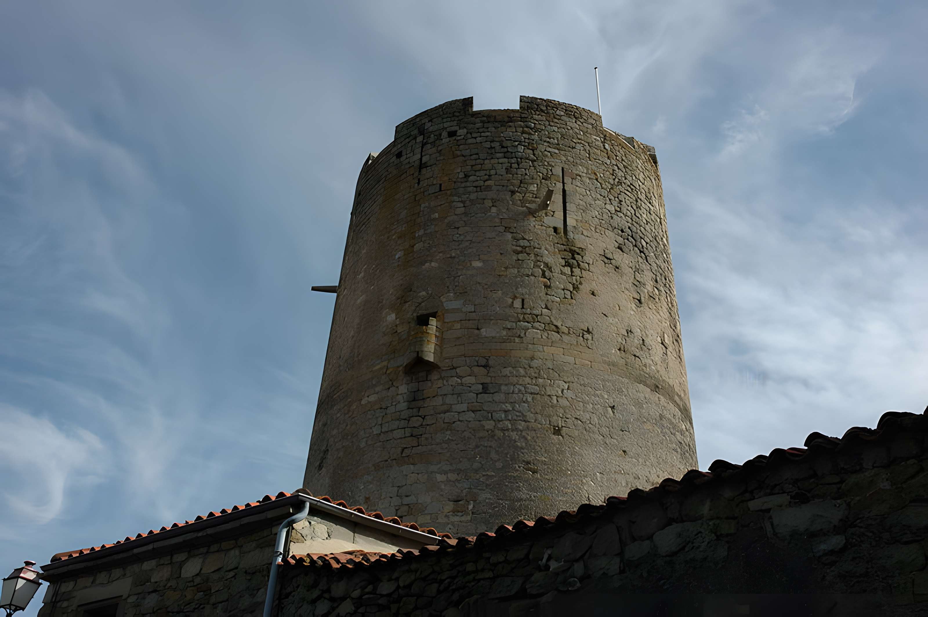 Ruines de la tour du château fort
