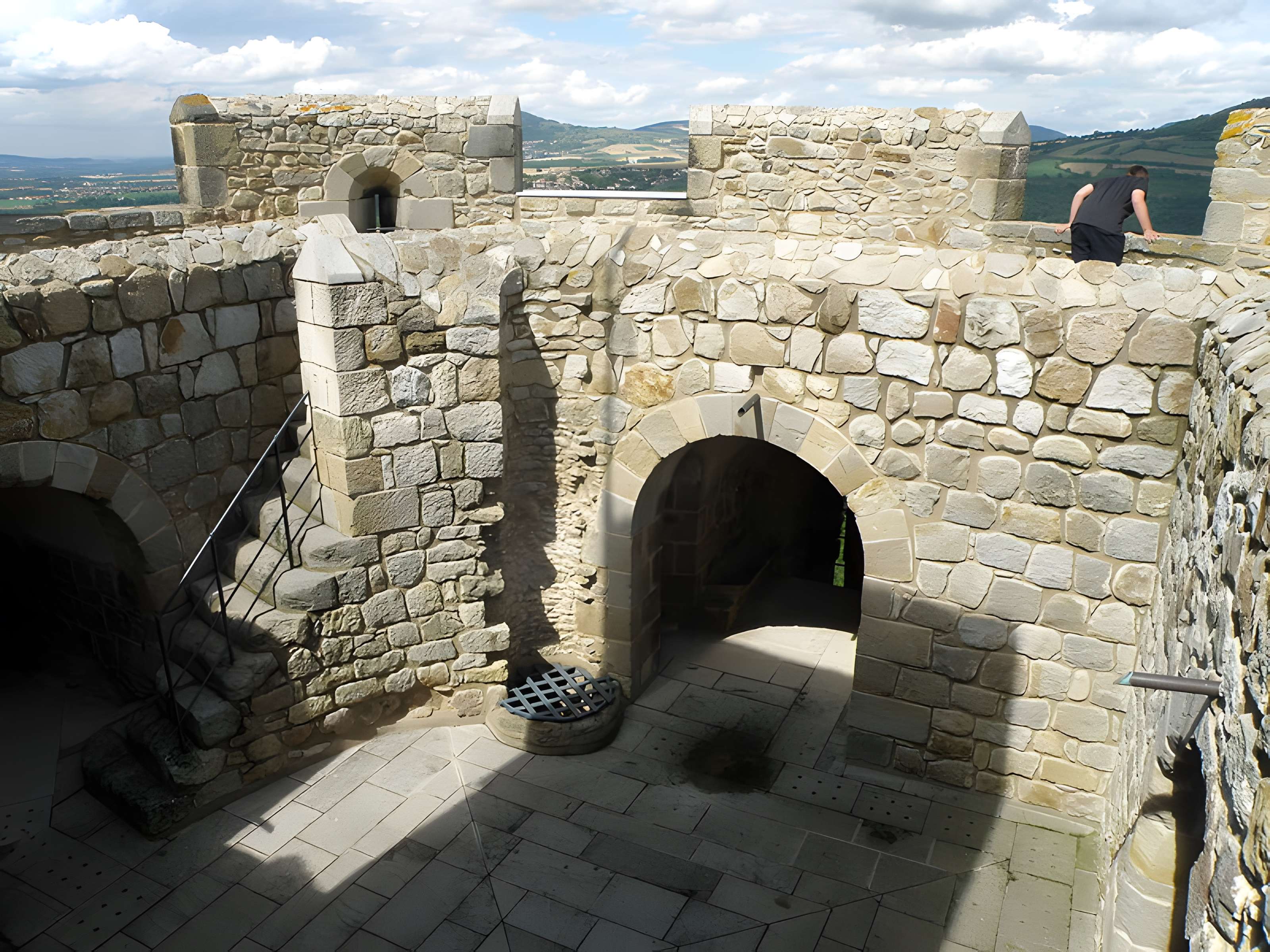 Ruines de la tour du château fort