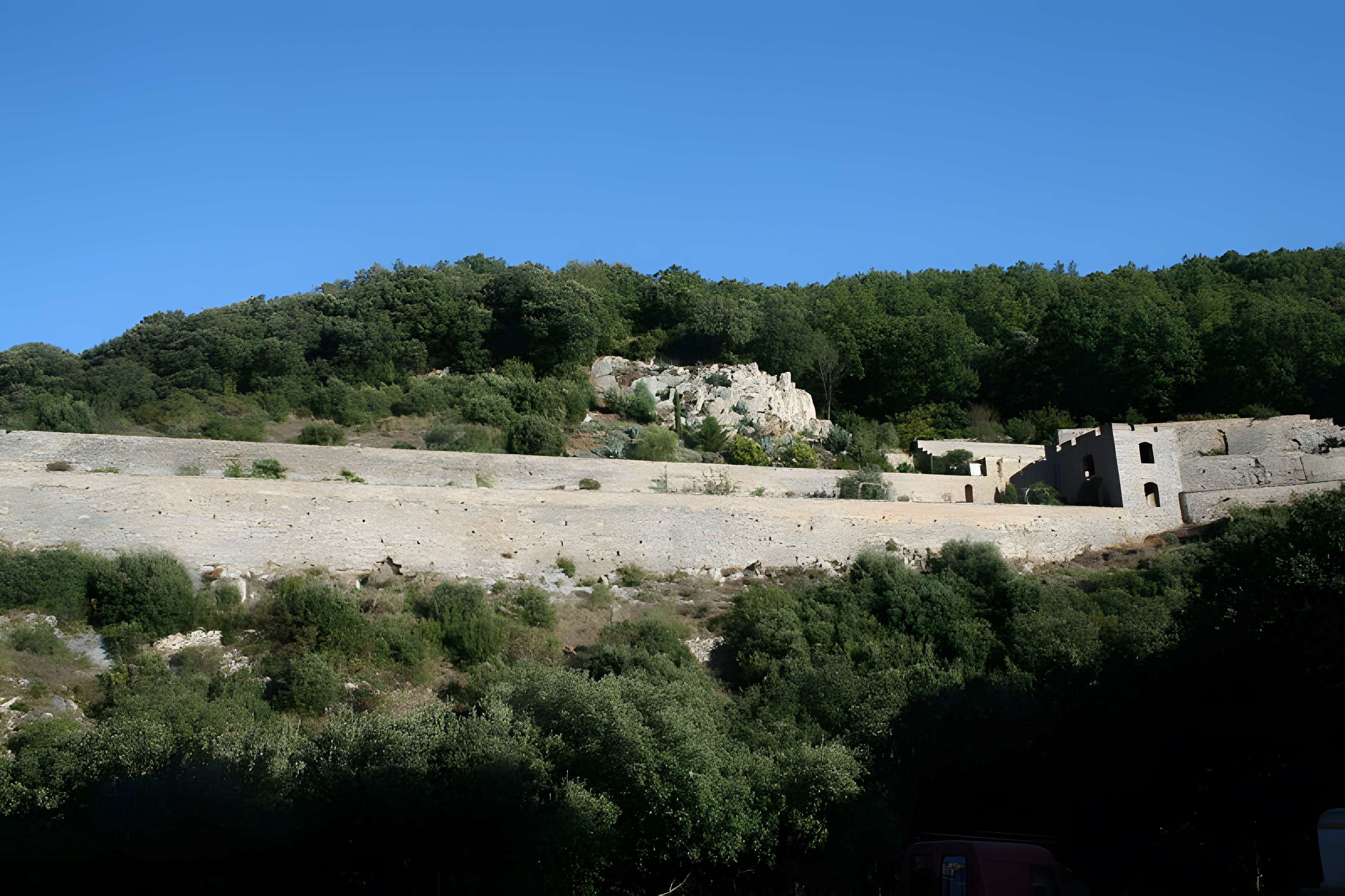 Château de Pézènes-les-Mines