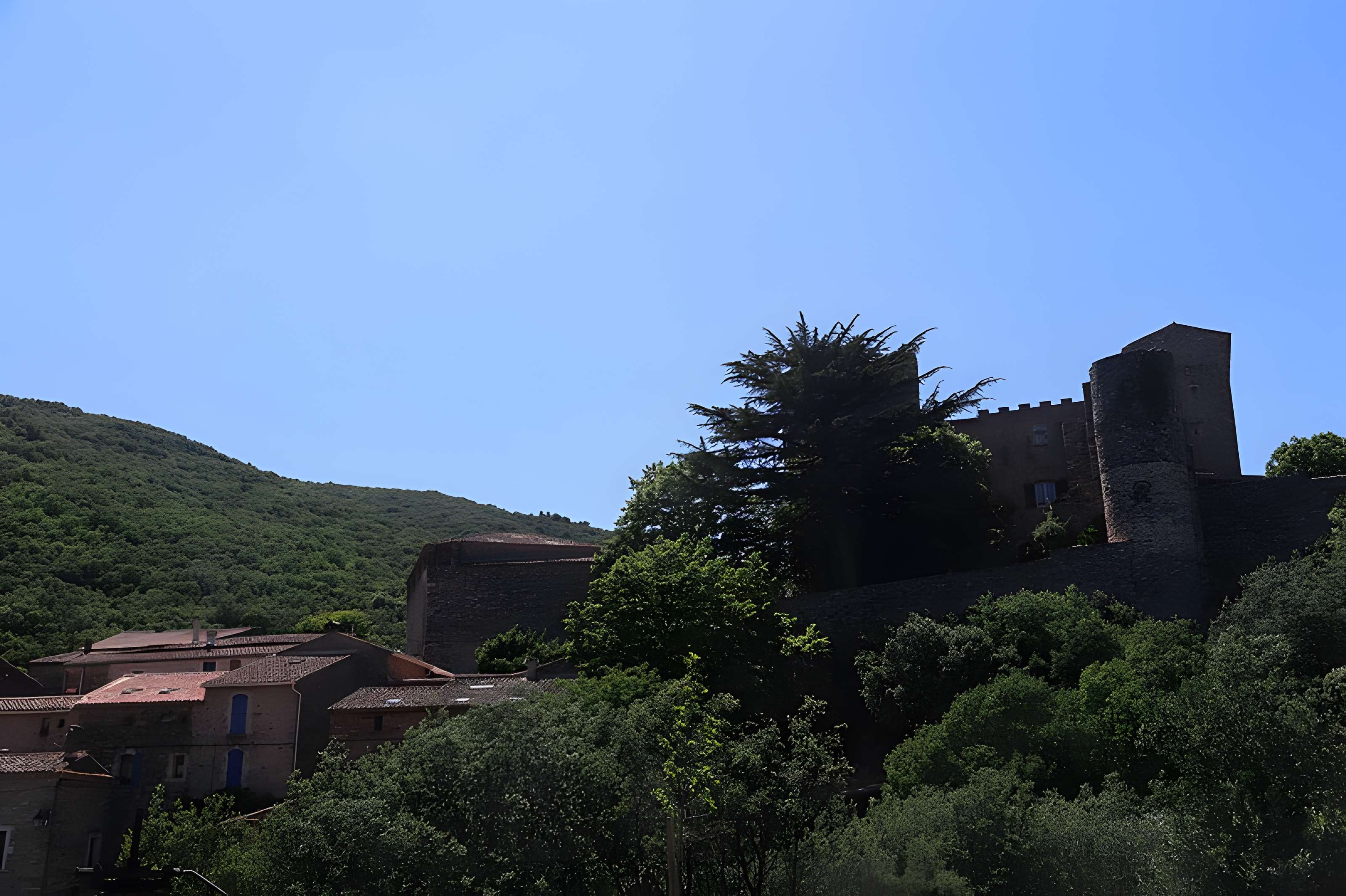 Château de Pézènes-les-Mines