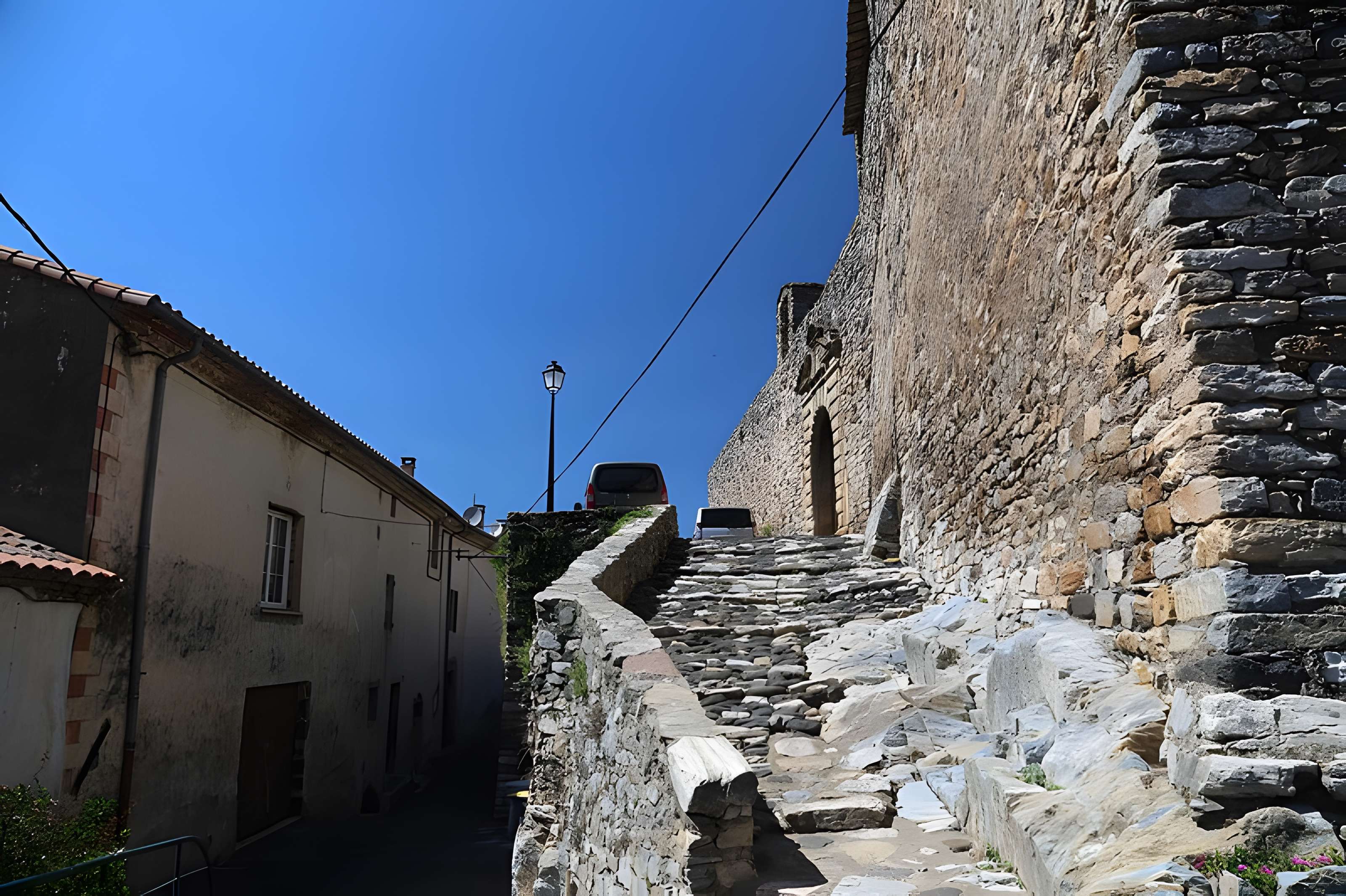 Château de Pézènes-les-Mines