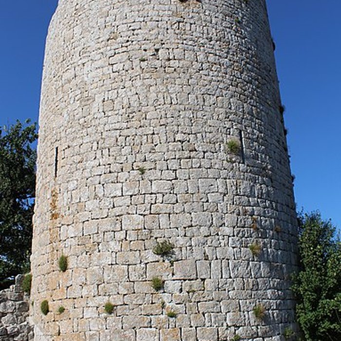 Photo de Village vestiges de lancien et château vestiges