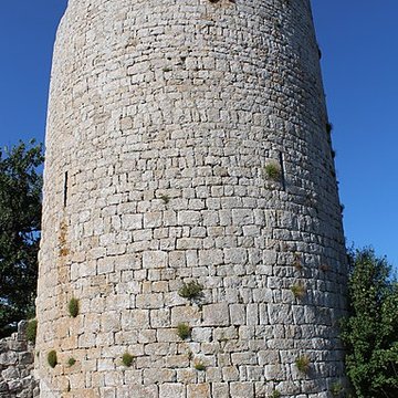 Village vestiges de lancien et château vestiges