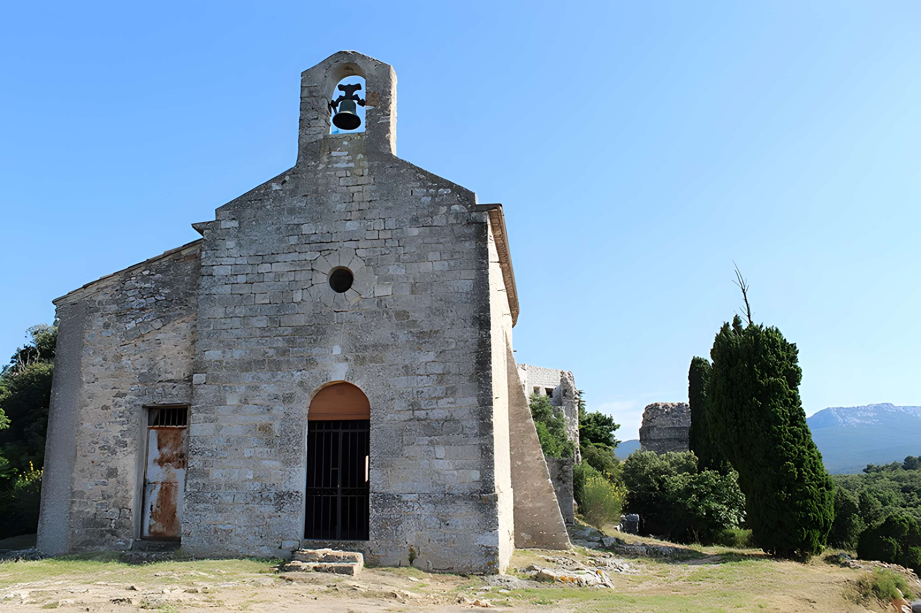 Village (vestiges de l'ancien) et château (vestiges)