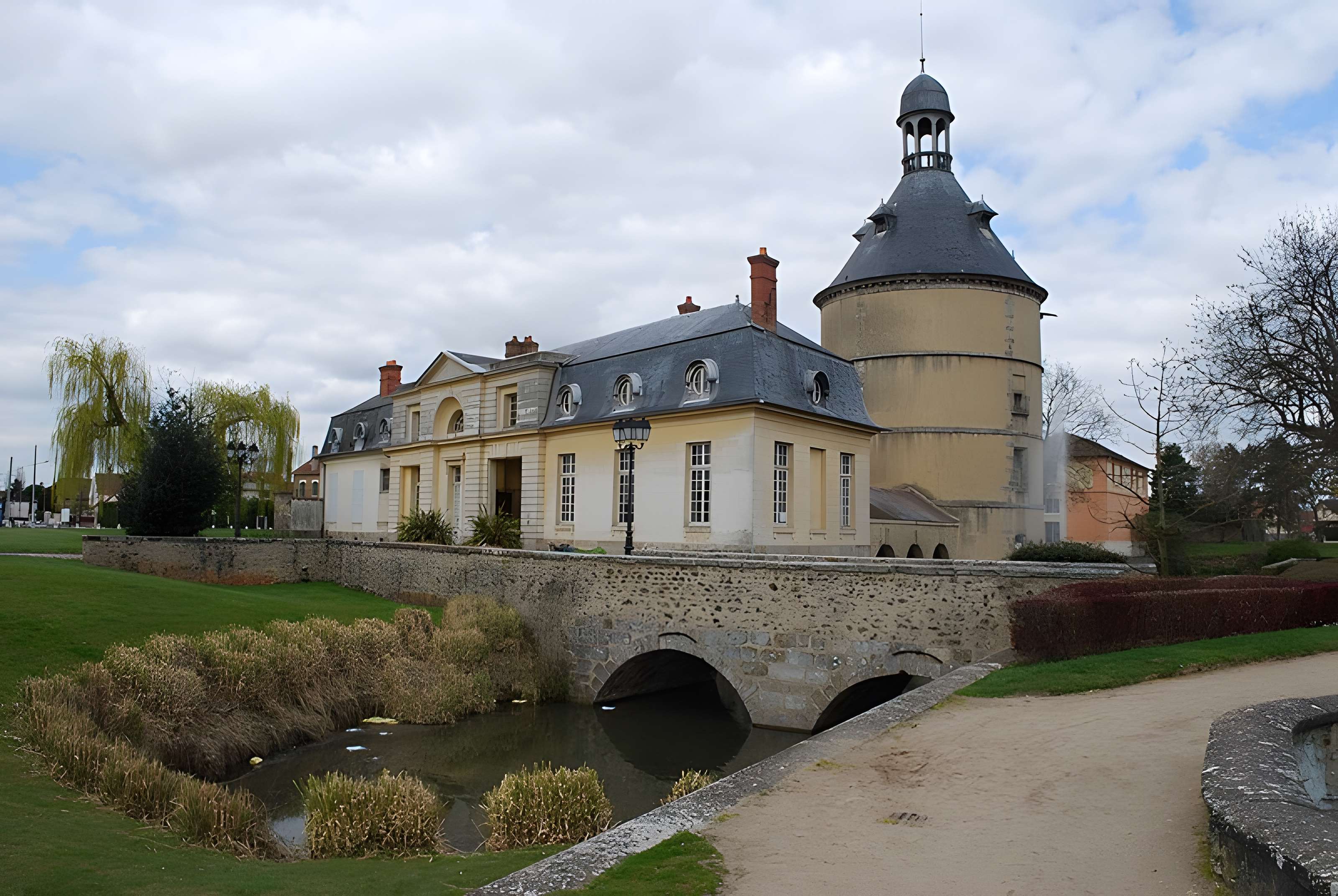 Château de Sainte-Geneviève-des-Bois