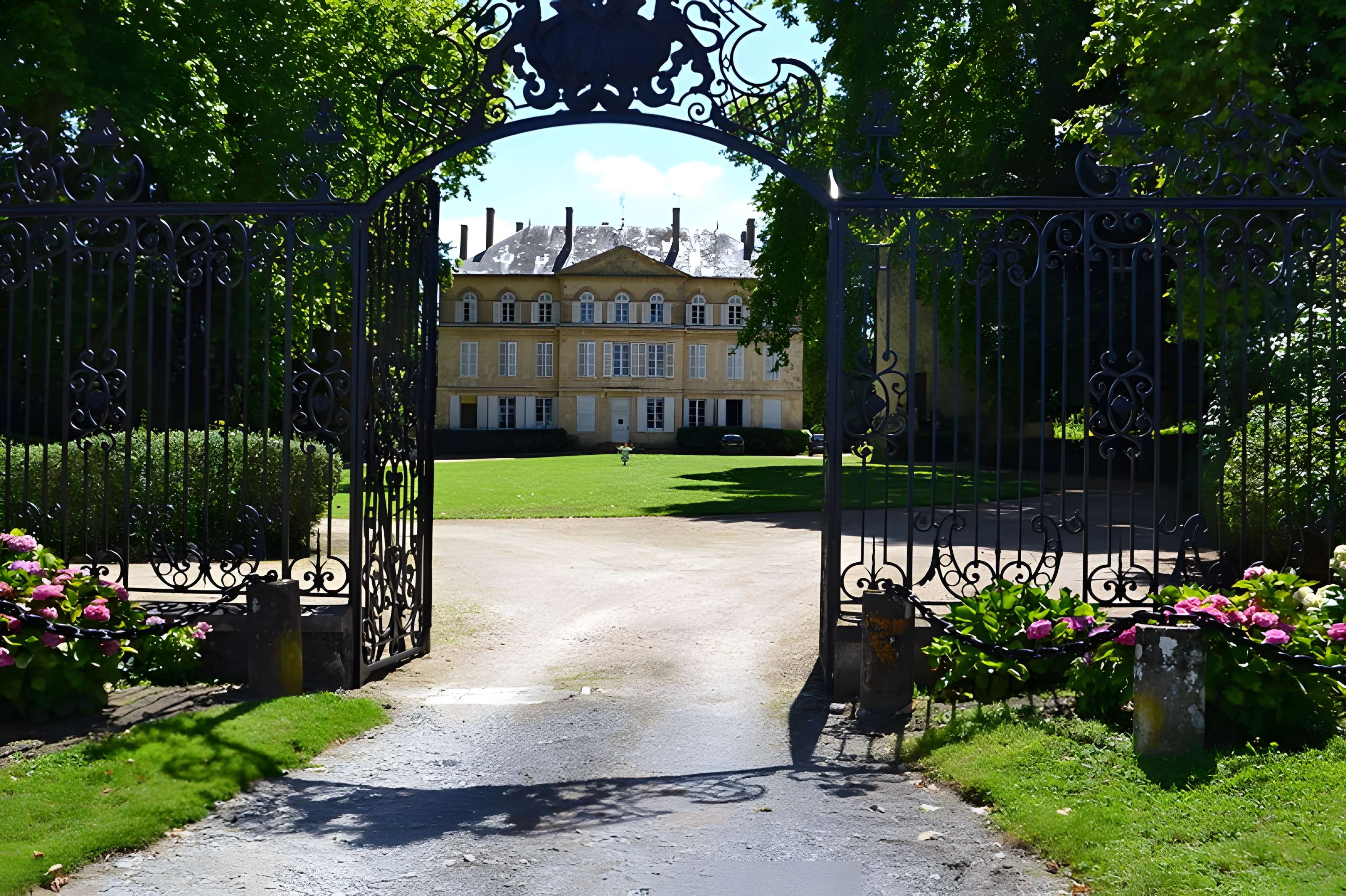 Château de Toury-Lurcy 