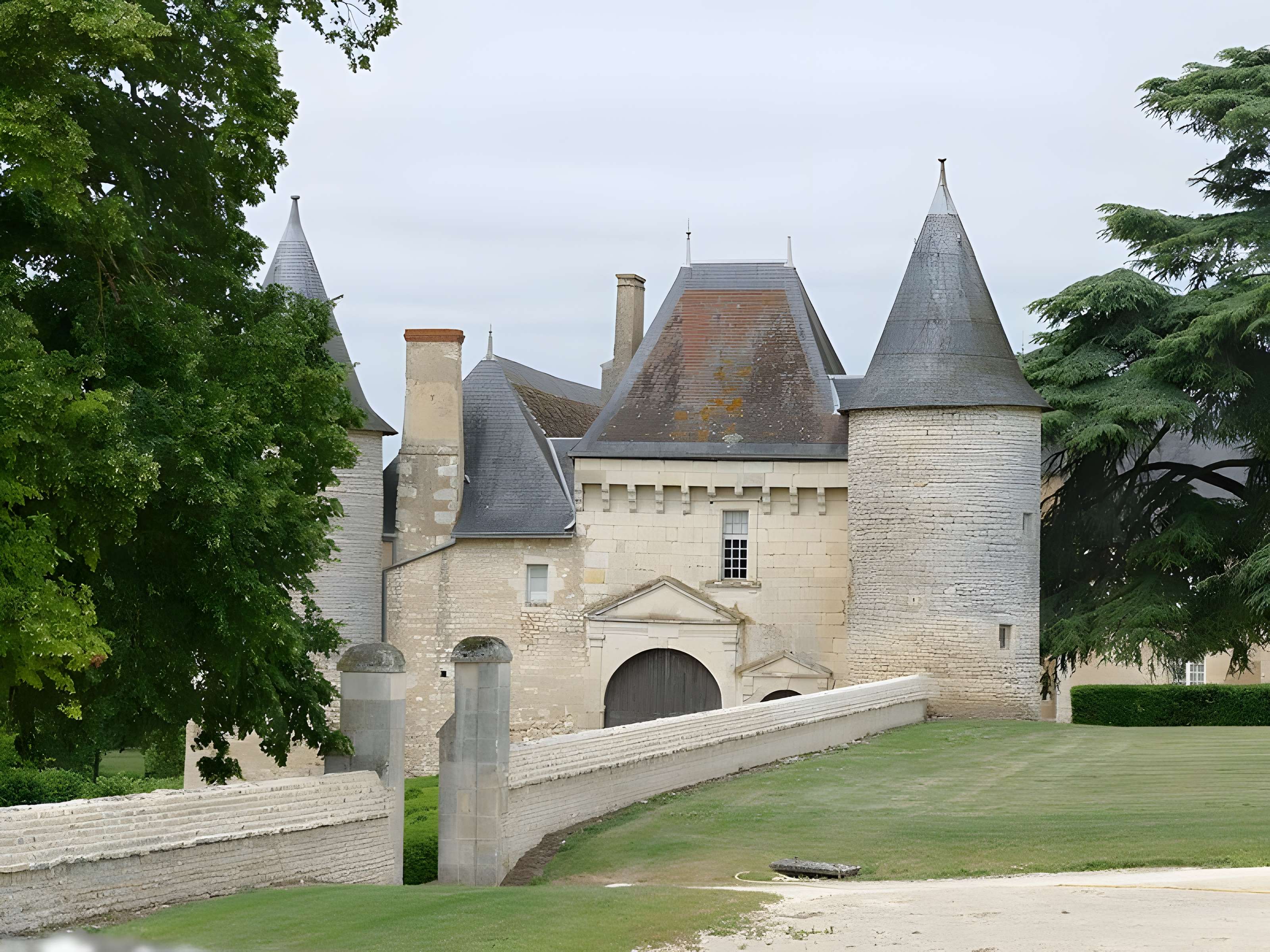 Château de Vayres à Saint-Georges-lès-Baillargeaux 