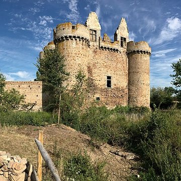 Ruines du château de lEbaupinay ou de Baupinay