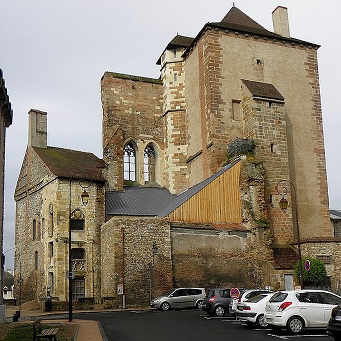 Photo de Ancien château ou Palais des ducs de Bourbon