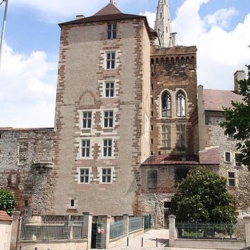 Ancien château ou Palais des ducs de Bourbon