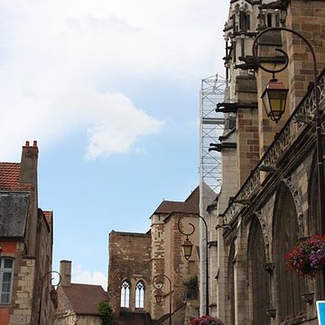 Ancien château ou Palais des ducs de Bourbon