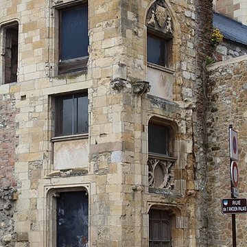 Ancien château ou Palais des ducs de Bourbon