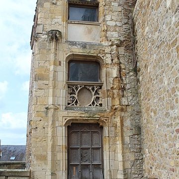 Ancien château ou Palais des ducs de Bourbon