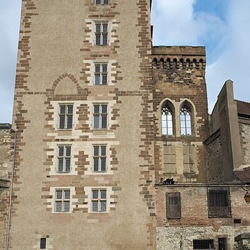 Ancien château ou Palais des ducs de Bourbon