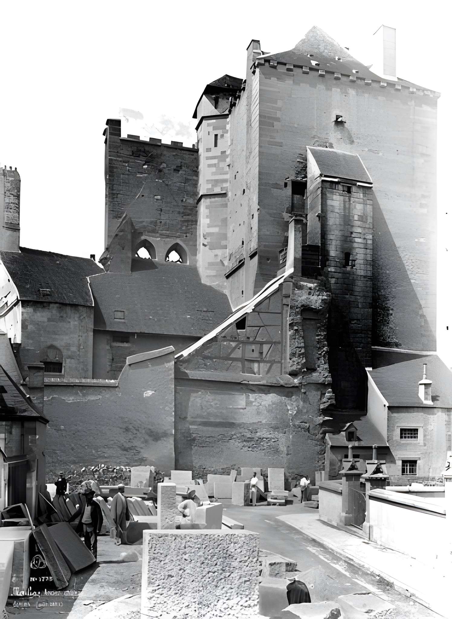 Ancien château ou Palais des ducs de Bourbon