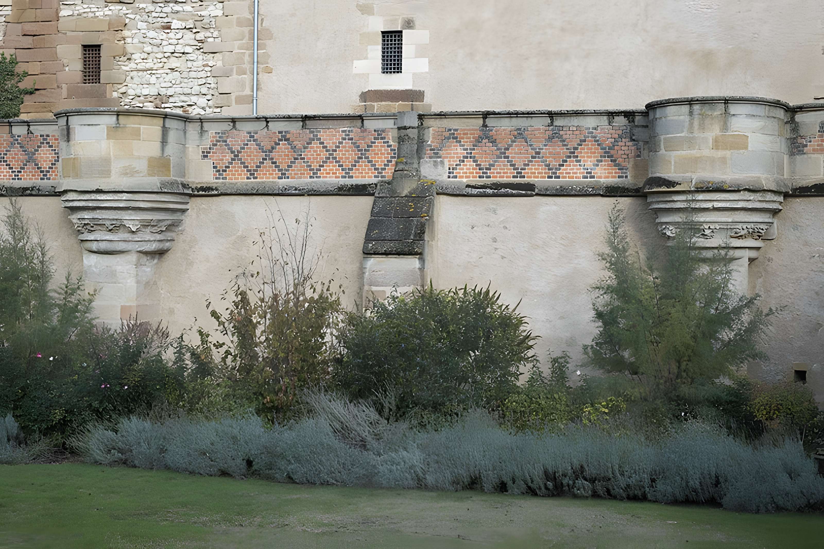Ancien château ou Palais des ducs de Bourbon