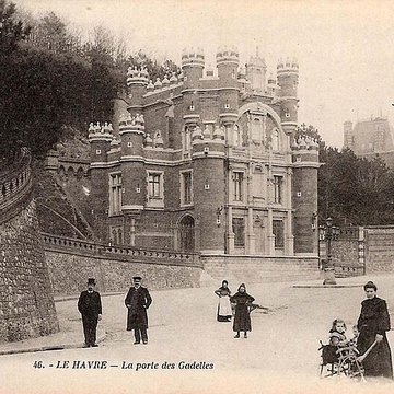 chateau des gadelles (egalement sur commune de sainte adresse)