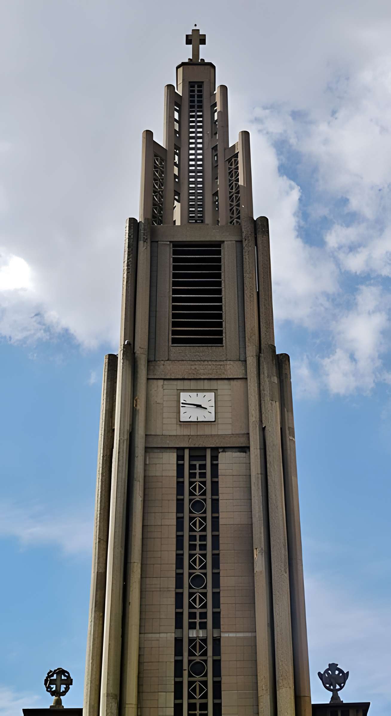 Eglise Notre-Dame (oeuvre d'Auguste Perret)