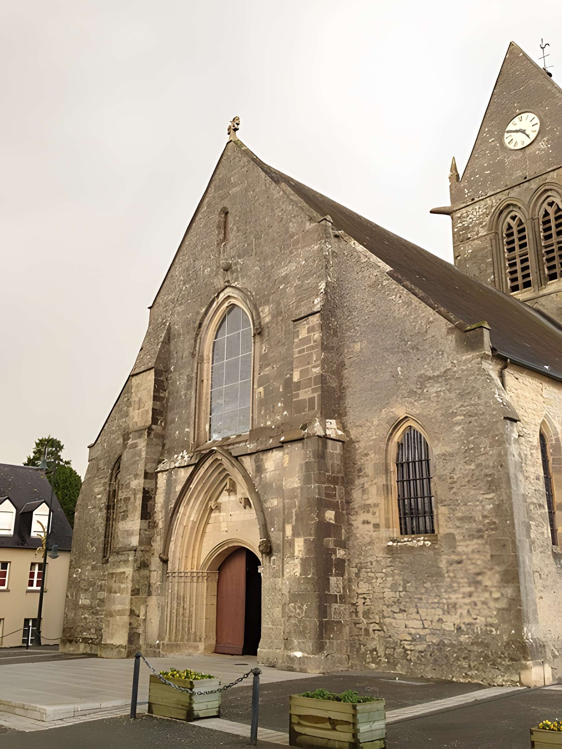 Église Notre-Dame-de-l'Assomption de Sainte-Mère-Église