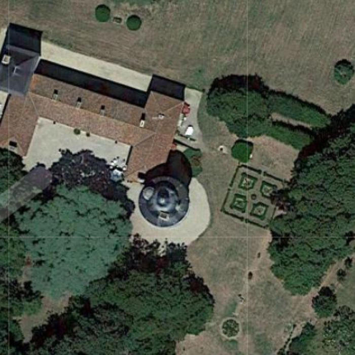 Photo de Château et le parc de Bessay