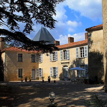 Château et le parc de Bessay